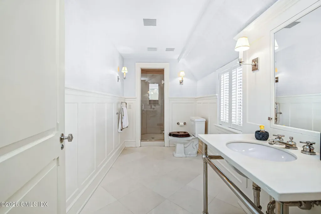 164 Round Hill Road Greenwich CT 06831