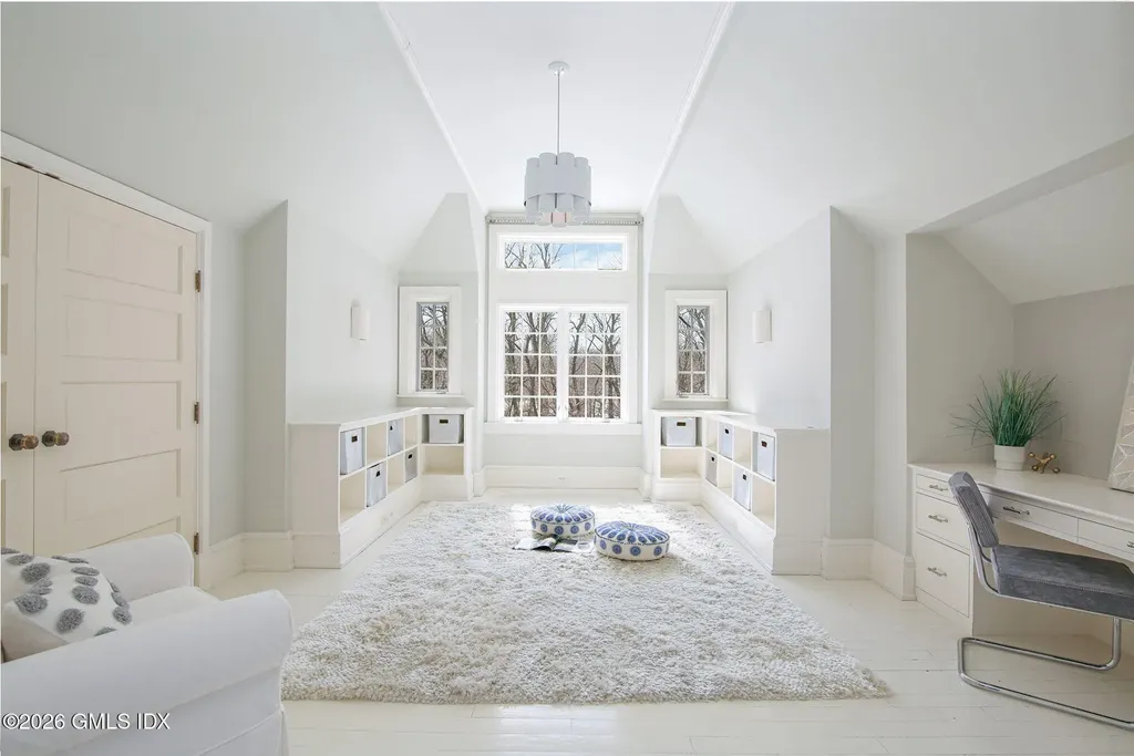 164 Round Hill Road Greenwich CT 06831