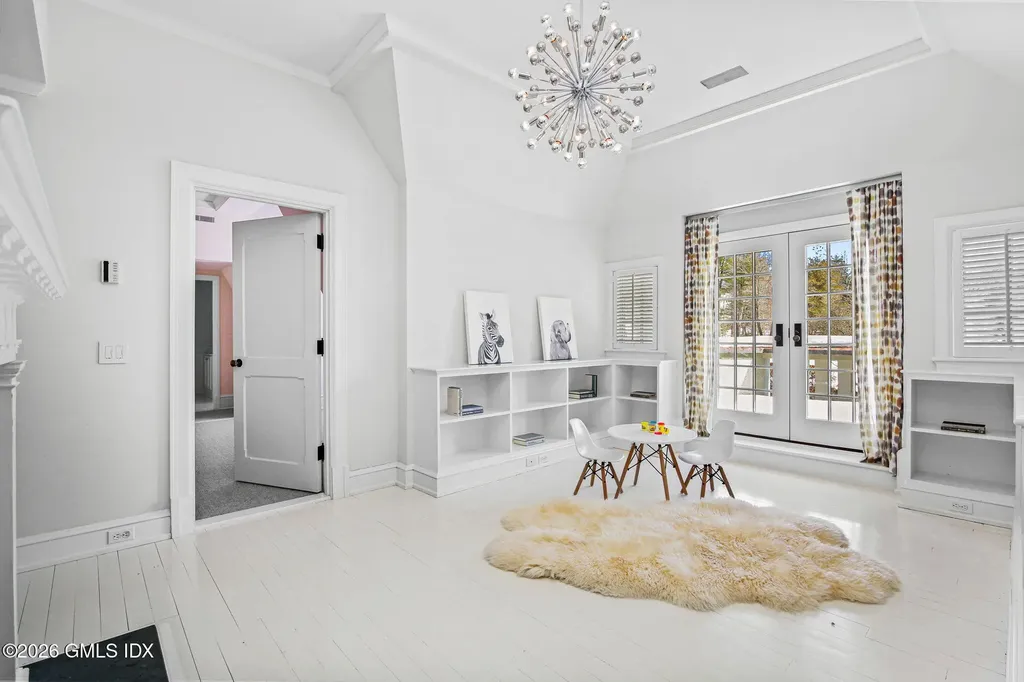 164 Round Hill Road Greenwich CT 06831