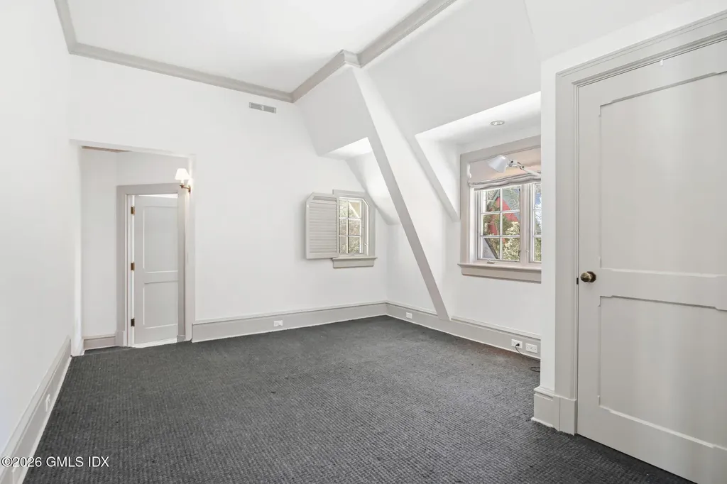 164 Round Hill Road Greenwich CT 06831