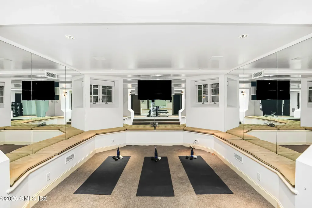 164 Round Hill Road Greenwich CT 06831