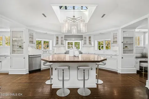 164 Round Hill Road Greenwich CT 06831