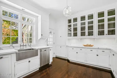 164 Round Hill Road Greenwich CT 06831