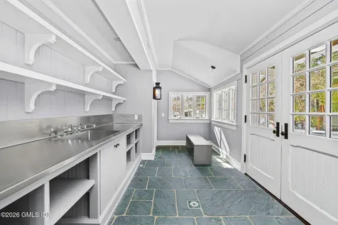 164 Round Hill Road Greenwich CT 06831