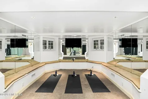 164 Round Hill Road Greenwich CT 06831