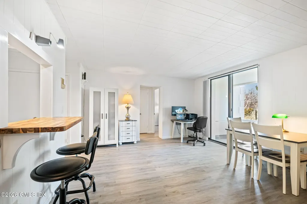 1535 E Putnam Avenue Old Greenwich CT 06870