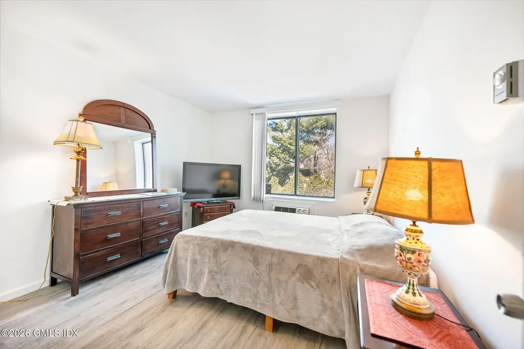 1535 E Putnam Avenue Old Greenwich CT 06870