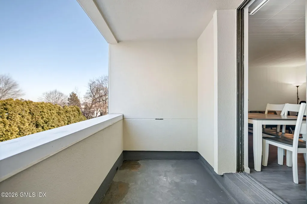 1535 E Putnam Avenue Old Greenwich CT 06870