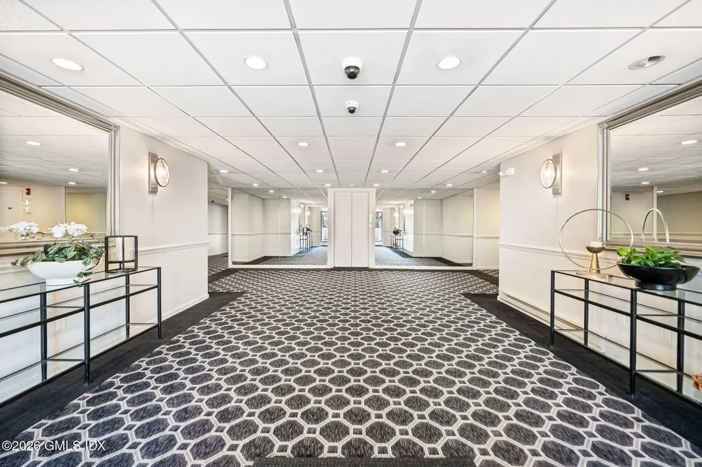 1535 E Putnam Avenue Old Greenwich CT 06870