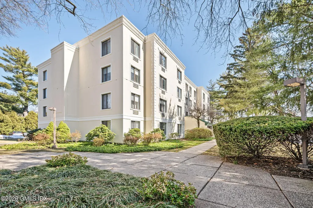 1535 E Putnam Avenue Old Greenwich CT 06870