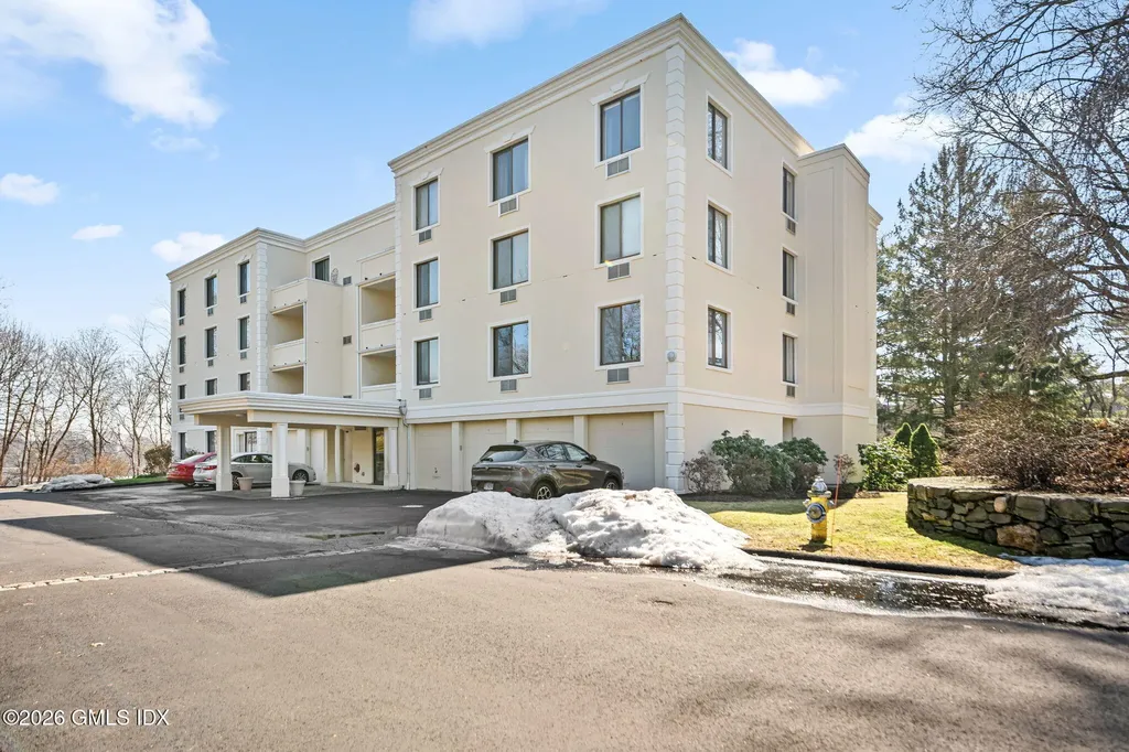 1535 E Putnam Avenue Old Greenwich CT 06870