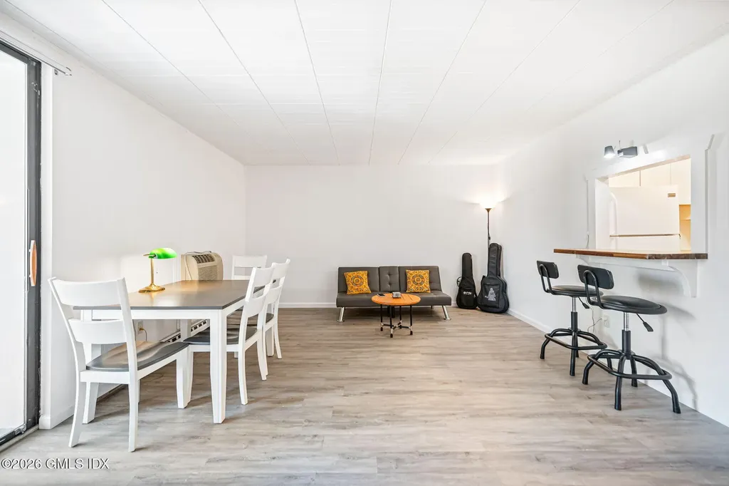 1535 E Putnam Avenue Old Greenwich CT 06870