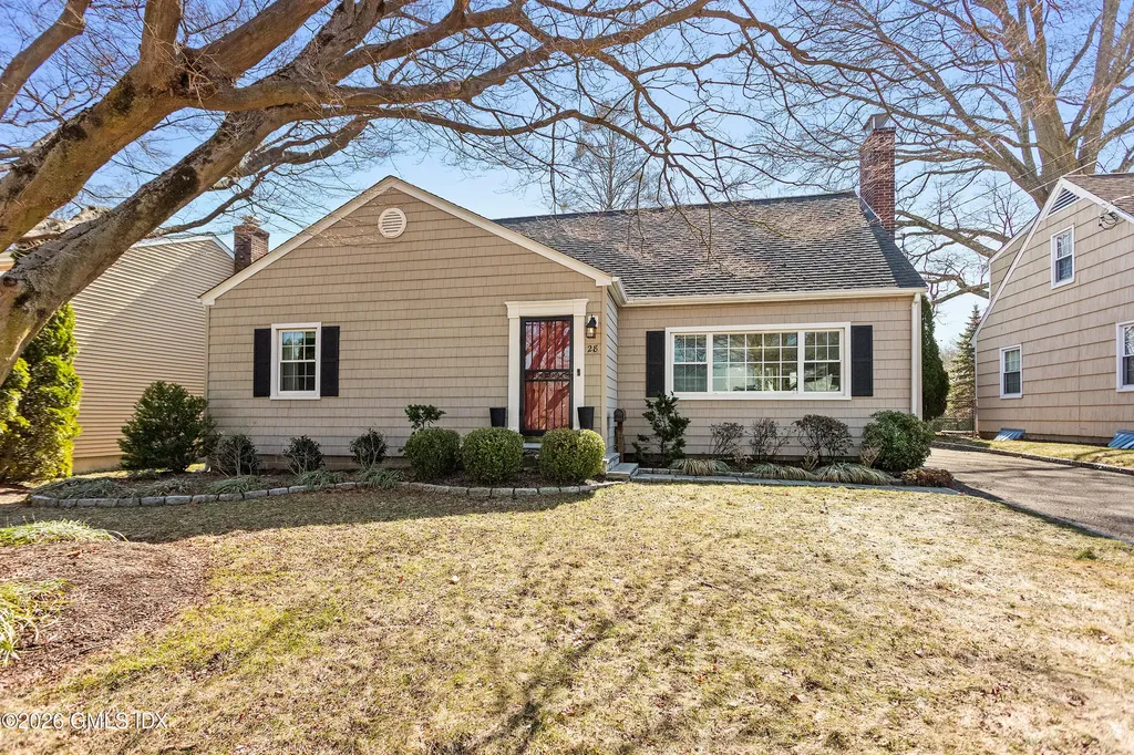 Stamford CT, 28 Crestview Avenue