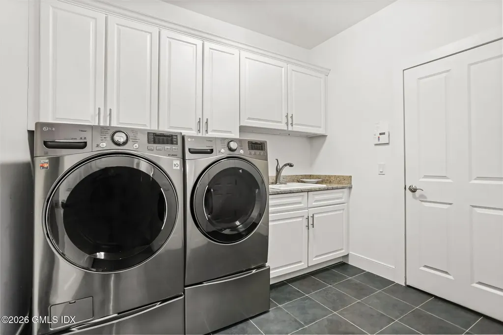 77 Havemeyer Lane Stamford CT 06902