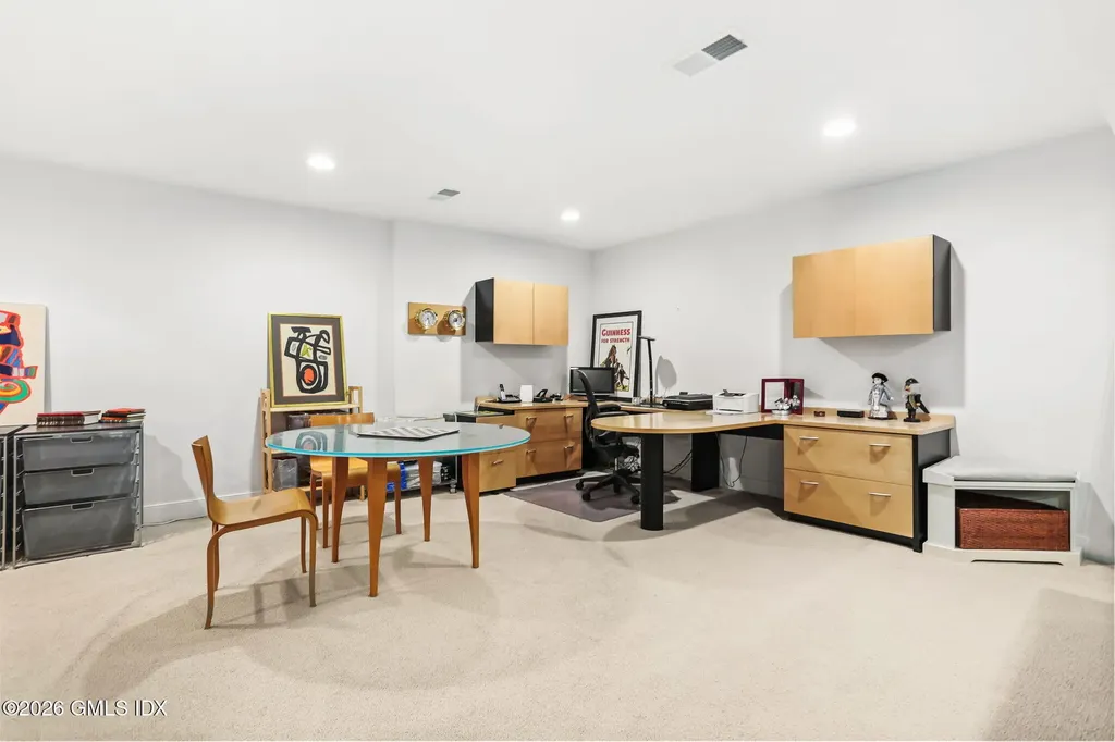 77 Havemeyer Lane Stamford CT 06902