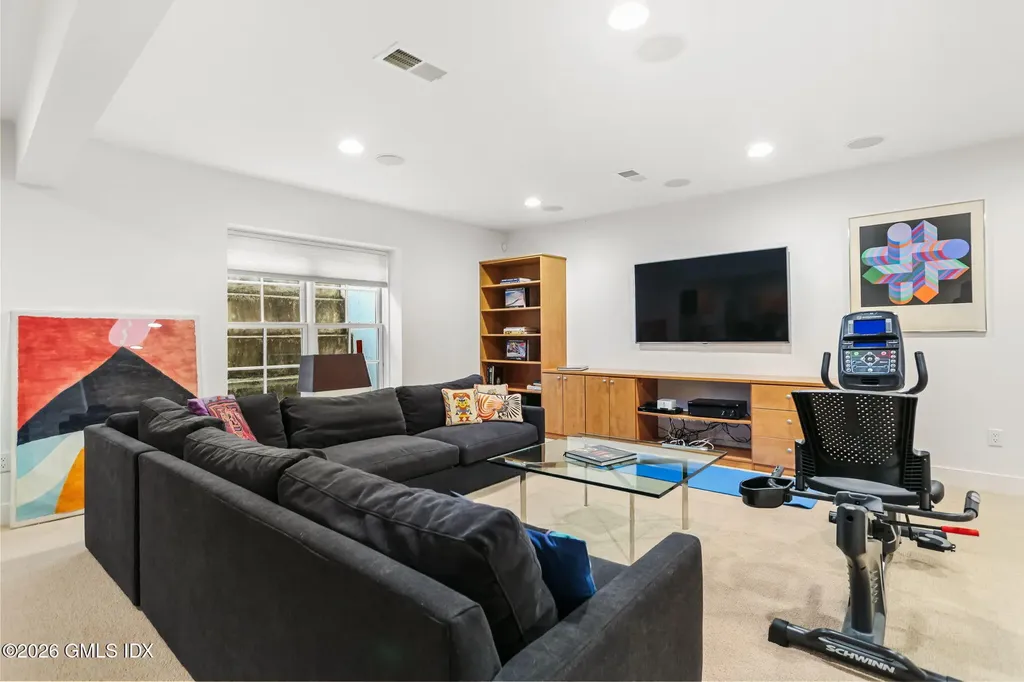 77 Havemeyer Lane Stamford CT 06902