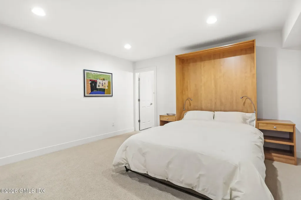 77 Havemeyer Lane Stamford CT 06902