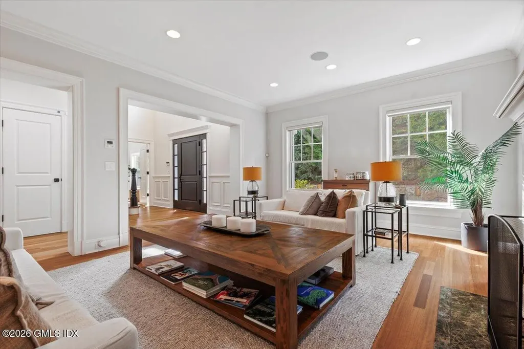 14 Bradbury Place Riverside CT 06878