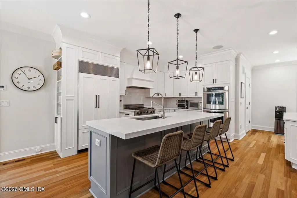 14 Bradbury Place Riverside CT 06878