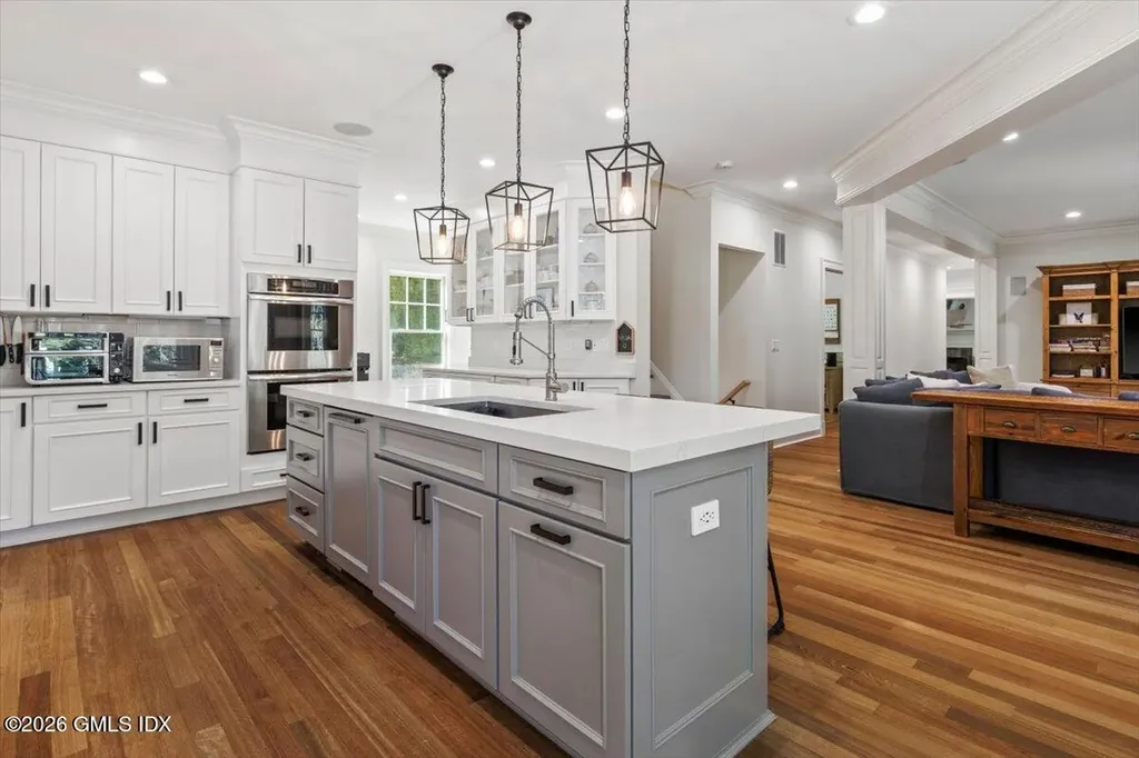 14 Bradbury Place Riverside CT 06878