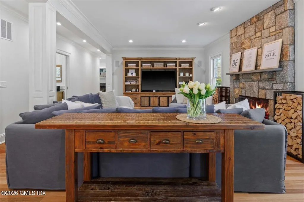 14 Bradbury Place Riverside CT 06878