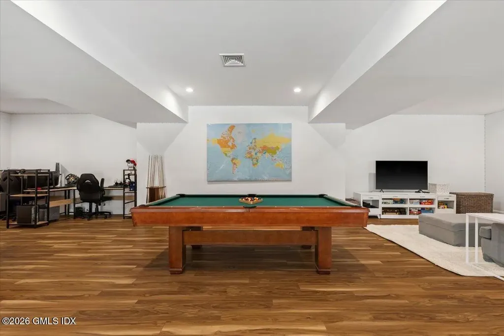 14 Bradbury Place Riverside CT 06878