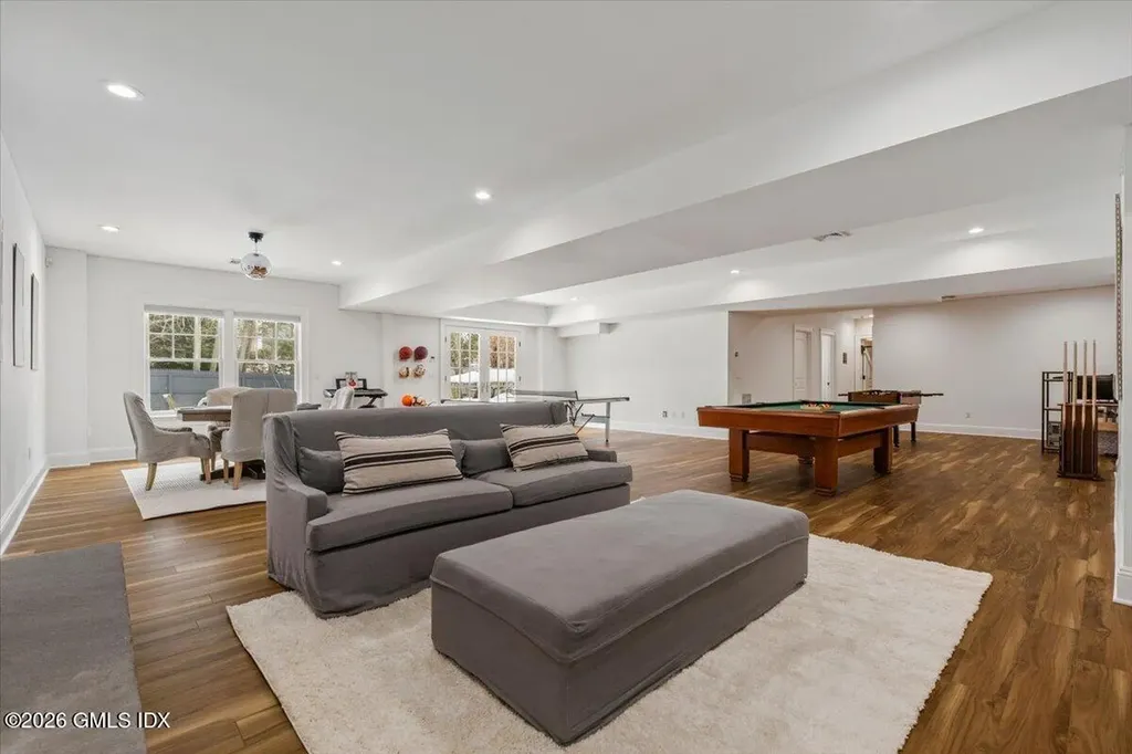 14 Bradbury Place Riverside CT 06878