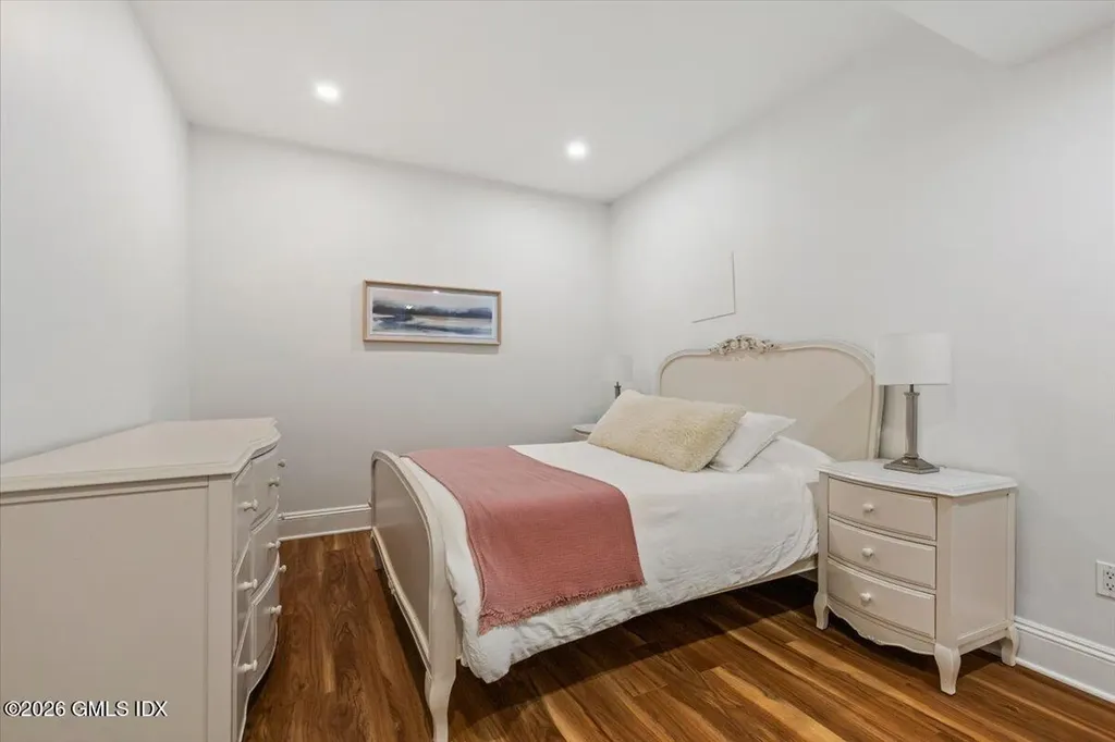 14 Bradbury Place Riverside CT 06878