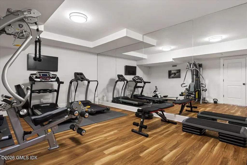 14 Bradbury Place Riverside CT 06878