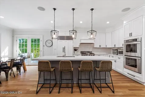 14 Bradbury Place Riverside CT 06878