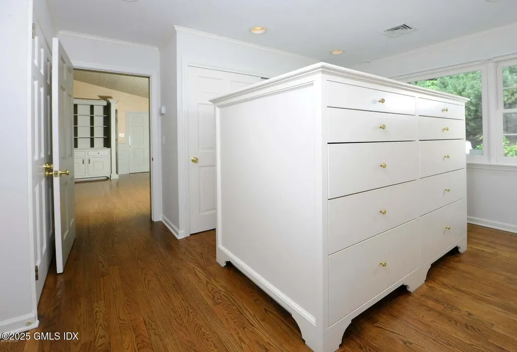 177 Indian Head Road Riverside CT 06878