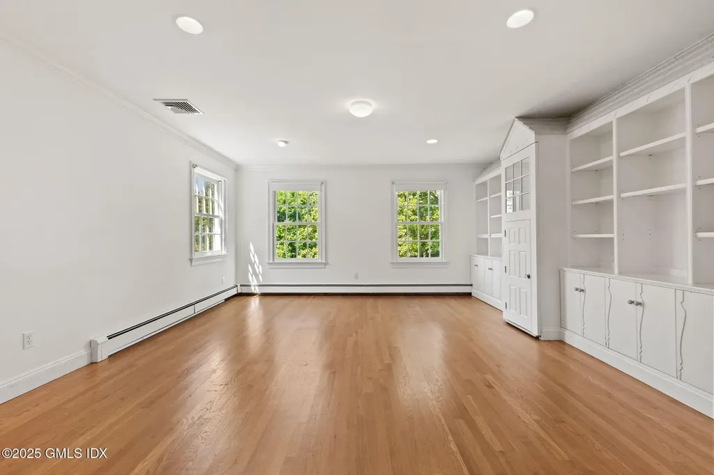 177 Indian Head Road Riverside CT 06878