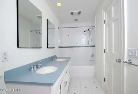 177 Indian Head Road Riverside CT 06878