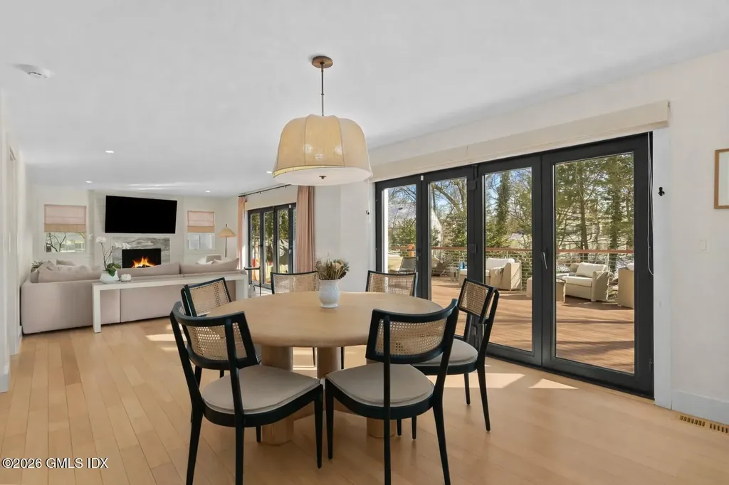 10 Lockwood Road Riverside CT 06878