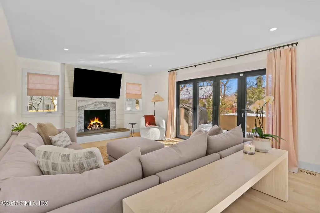 10 Lockwood Road Riverside CT 06878