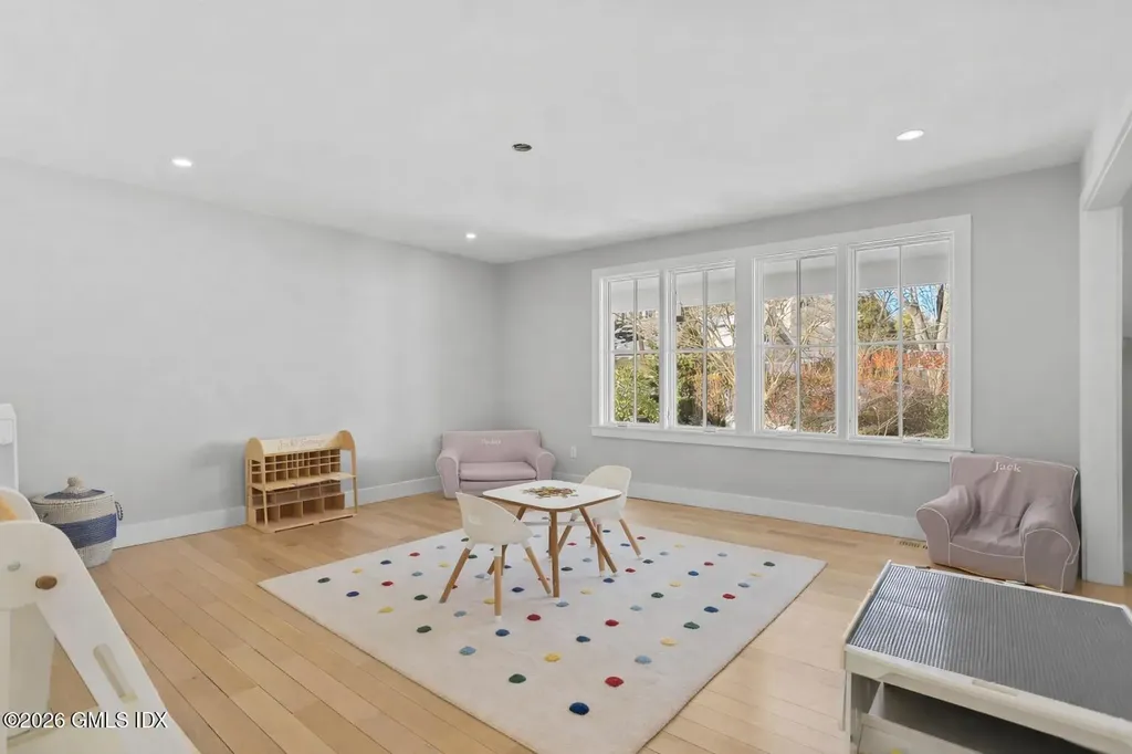 10 Lockwood Road Riverside CT 06878