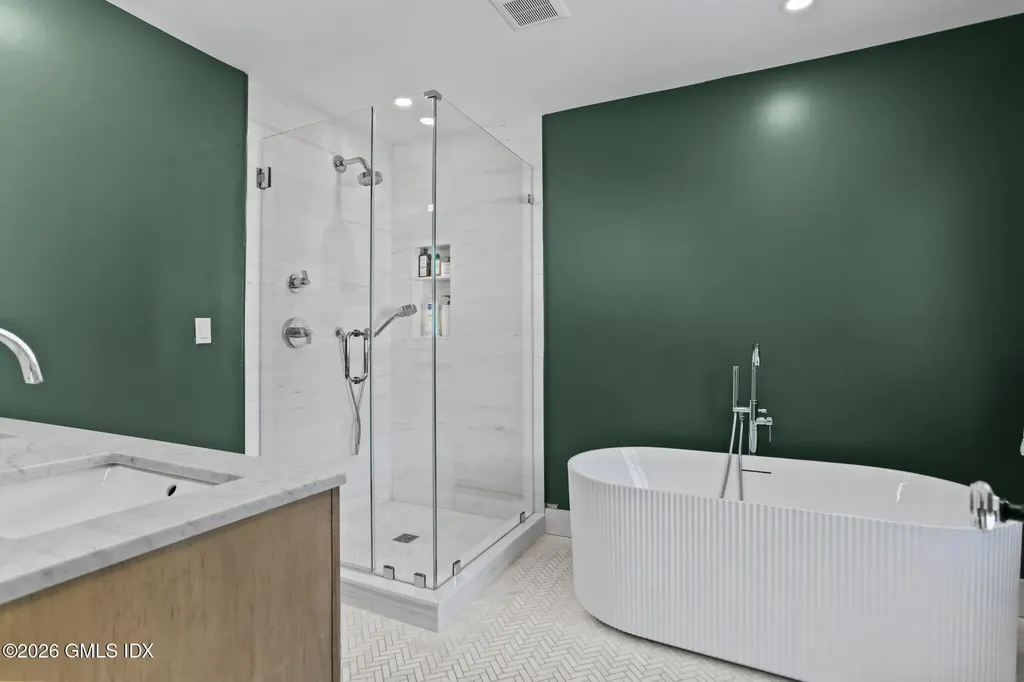 10 Lockwood Road Riverside CT 06878