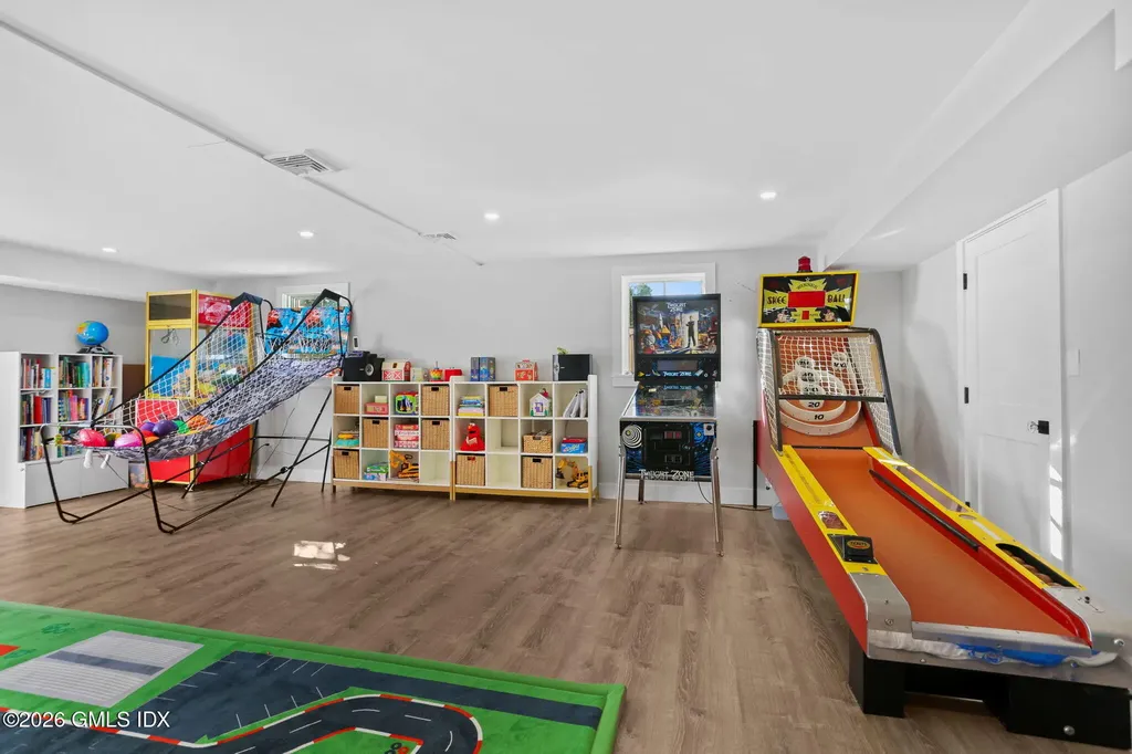 10 Lockwood Road Riverside CT 06878