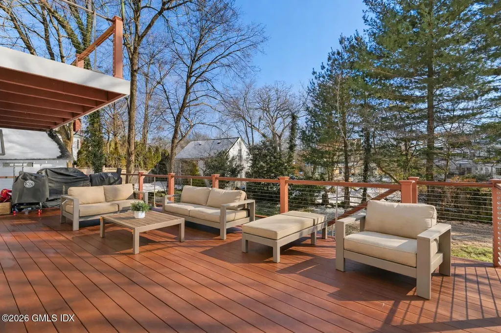 10 Lockwood Road Riverside CT 06878