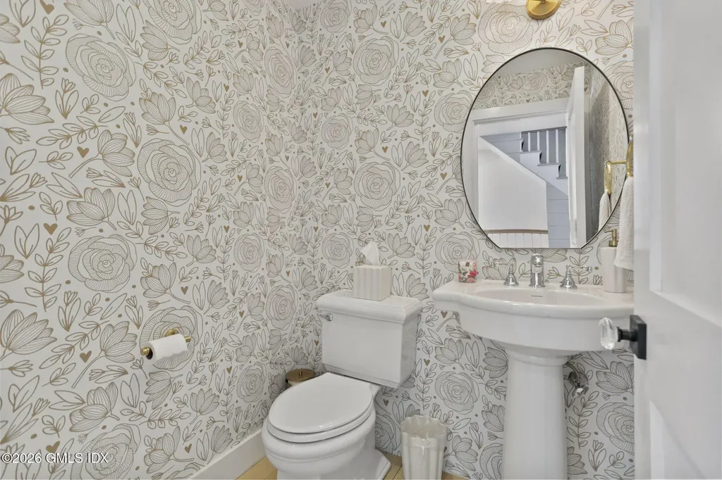 10 Lockwood Road Riverside CT 06878