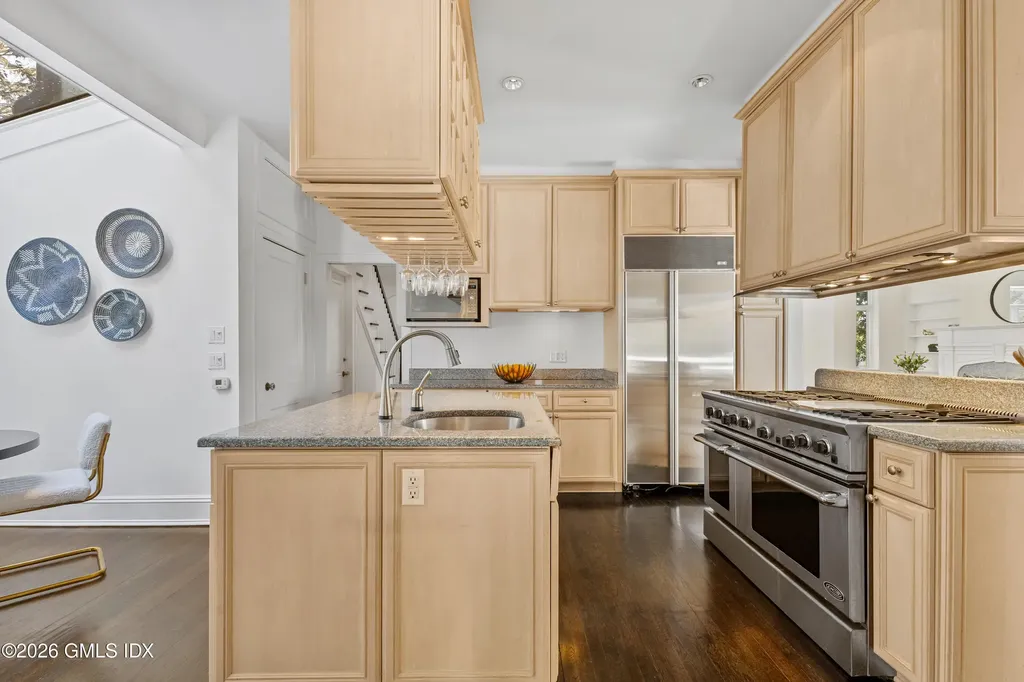 7 Dearfield Lane Greenwich CT 06831