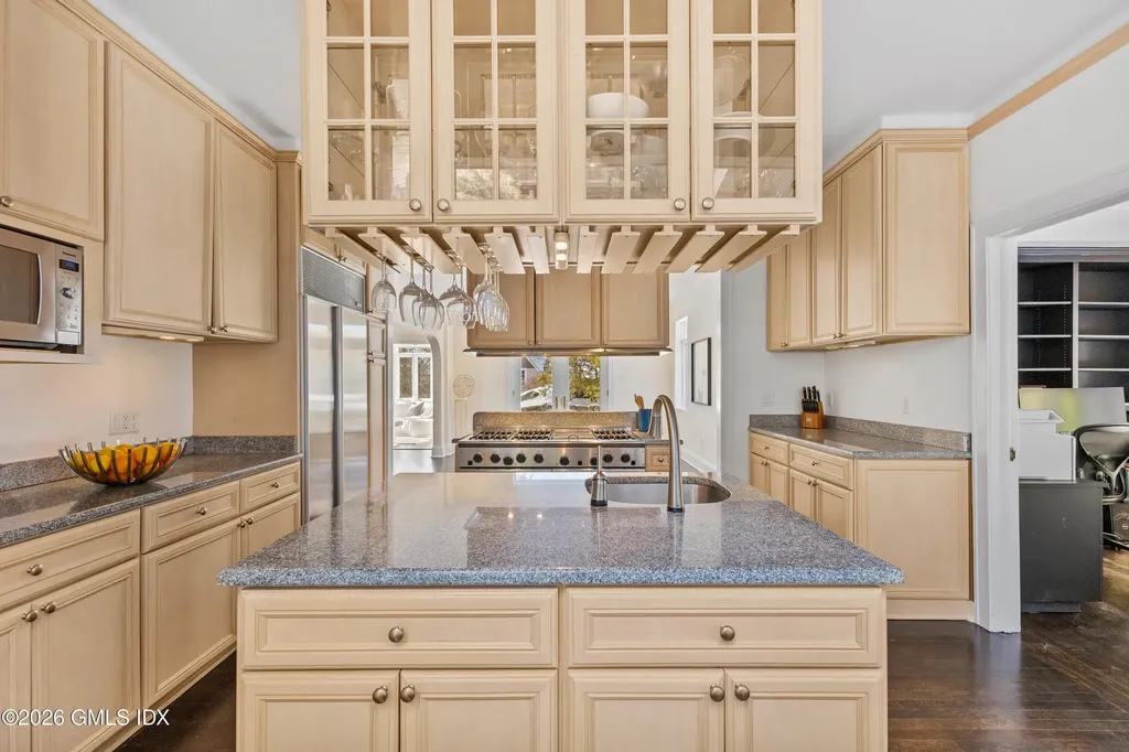 7 Dearfield Lane Greenwich CT 06831