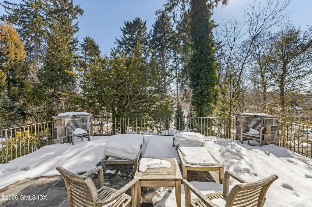 7 Dearfield Lane Greenwich CT 06831