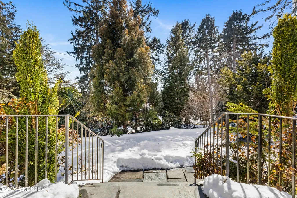 7 Dearfield Lane Greenwich CT 06831