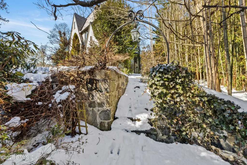 7 Dearfield Lane Greenwich CT 06831