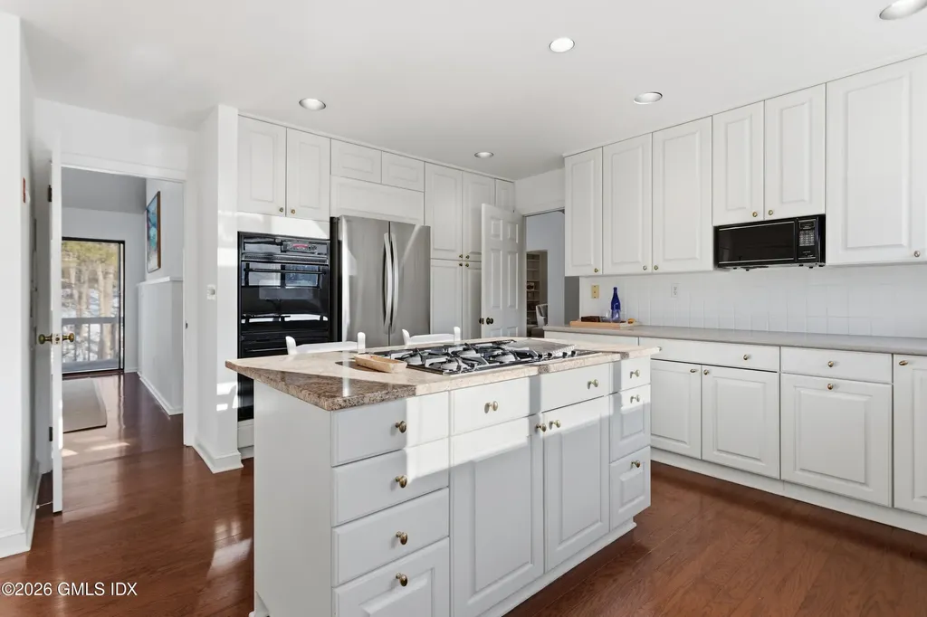 308 W Lyon Farm Drive Greenwich CT 06831