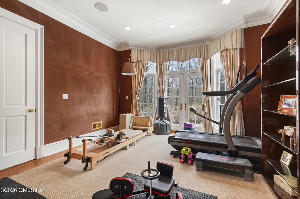 15 Vineyard Lane Greenwich CT 06831