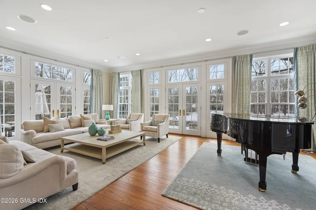 15 Vineyard Lane Greenwich CT 06831