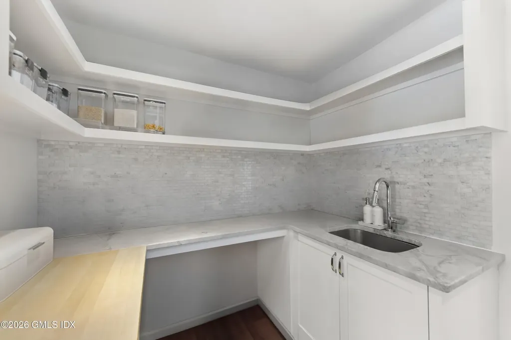 29 Hunting Ridge Road Greenwich CT 06831