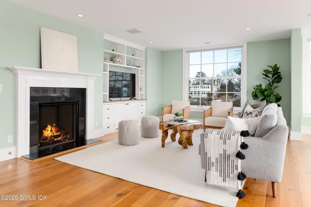 189 Shore Road Old Greenwich CT 06870